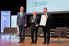 Od lewej: prof. PRz R. Zajdel, prof. A. Kowalczyk, prof. P. Koszelnik, 