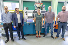 Od lewej: dr. inż. K. Hęclik, prof. PRz W. Frącz, prof. I. Zarzyka, dr inż. Ł. Bąk, dr inż. G. Janowski,